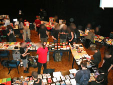 Der Messesaal der 1. Anarchistischen Buchmesse in Mannheim